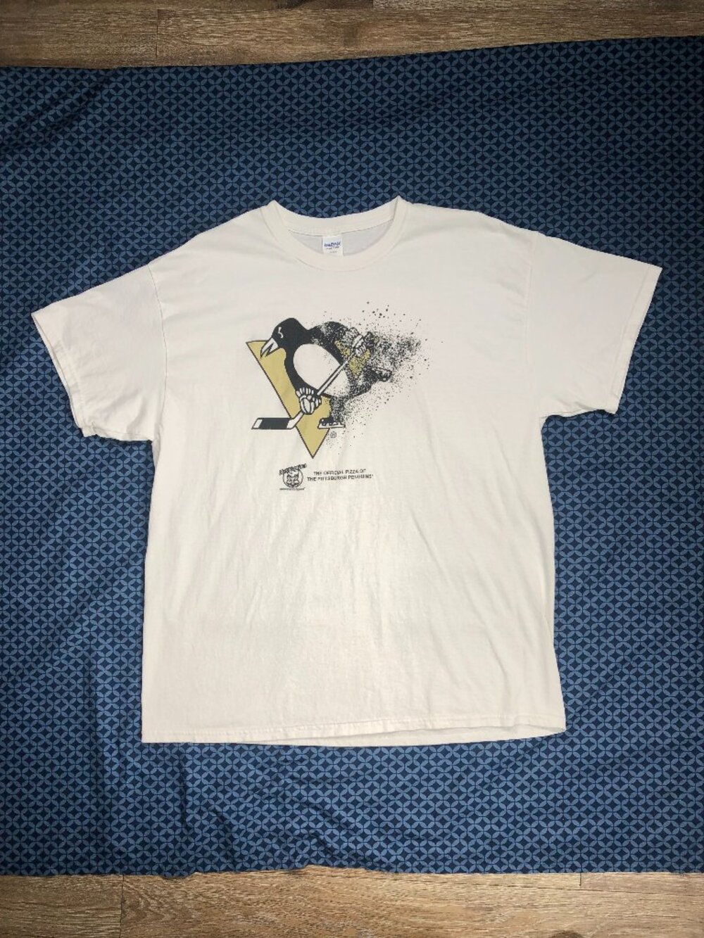 Pittsburgh Penguins Men XL T-shirt Foxs Pizza Den NHL - Picture 1 of 9